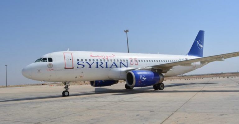 Eerste vlucht sinds acht jaar landt op vliegveld Aleppo